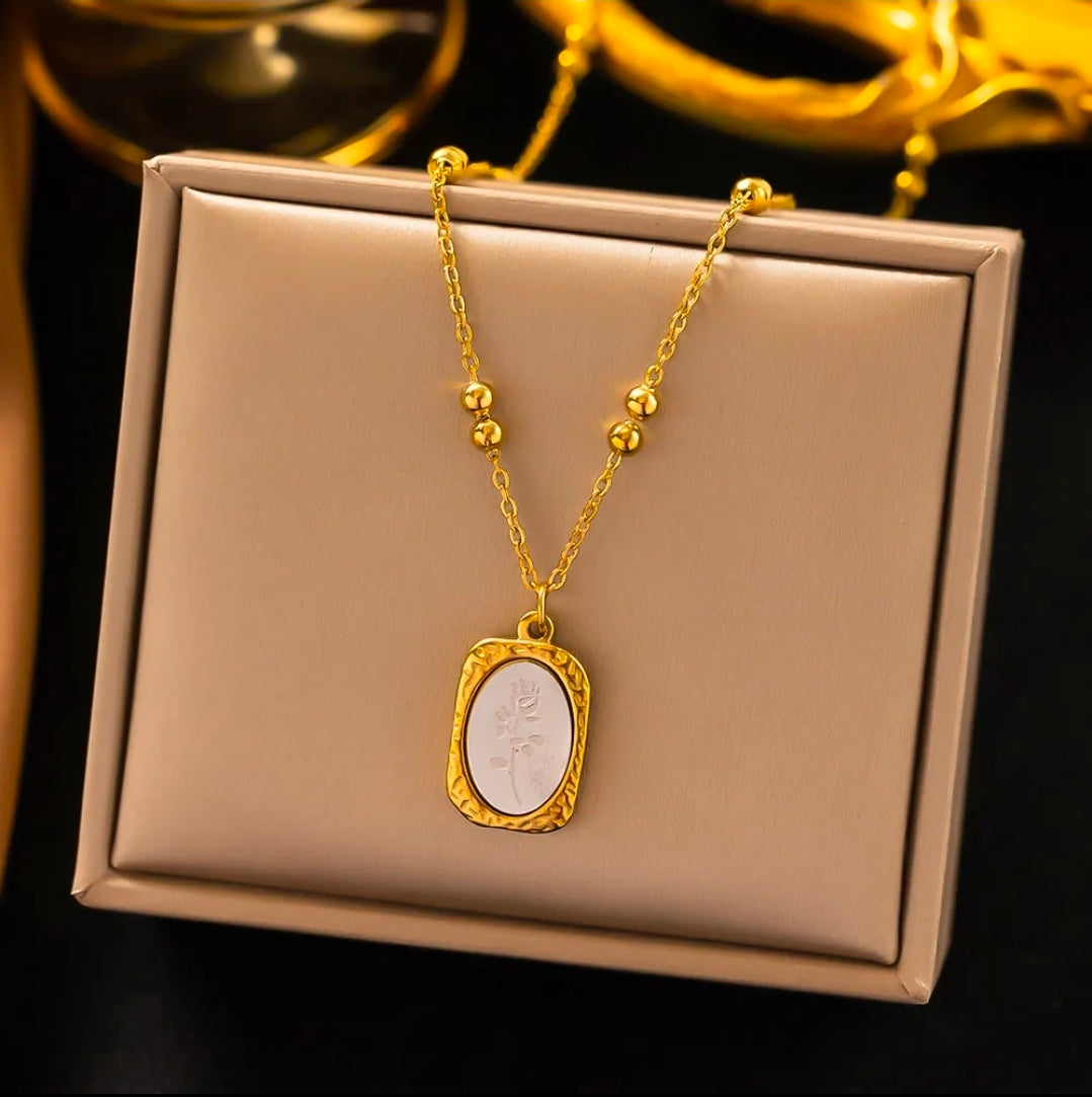 Gold Mother of Pearl Pendant Necklace