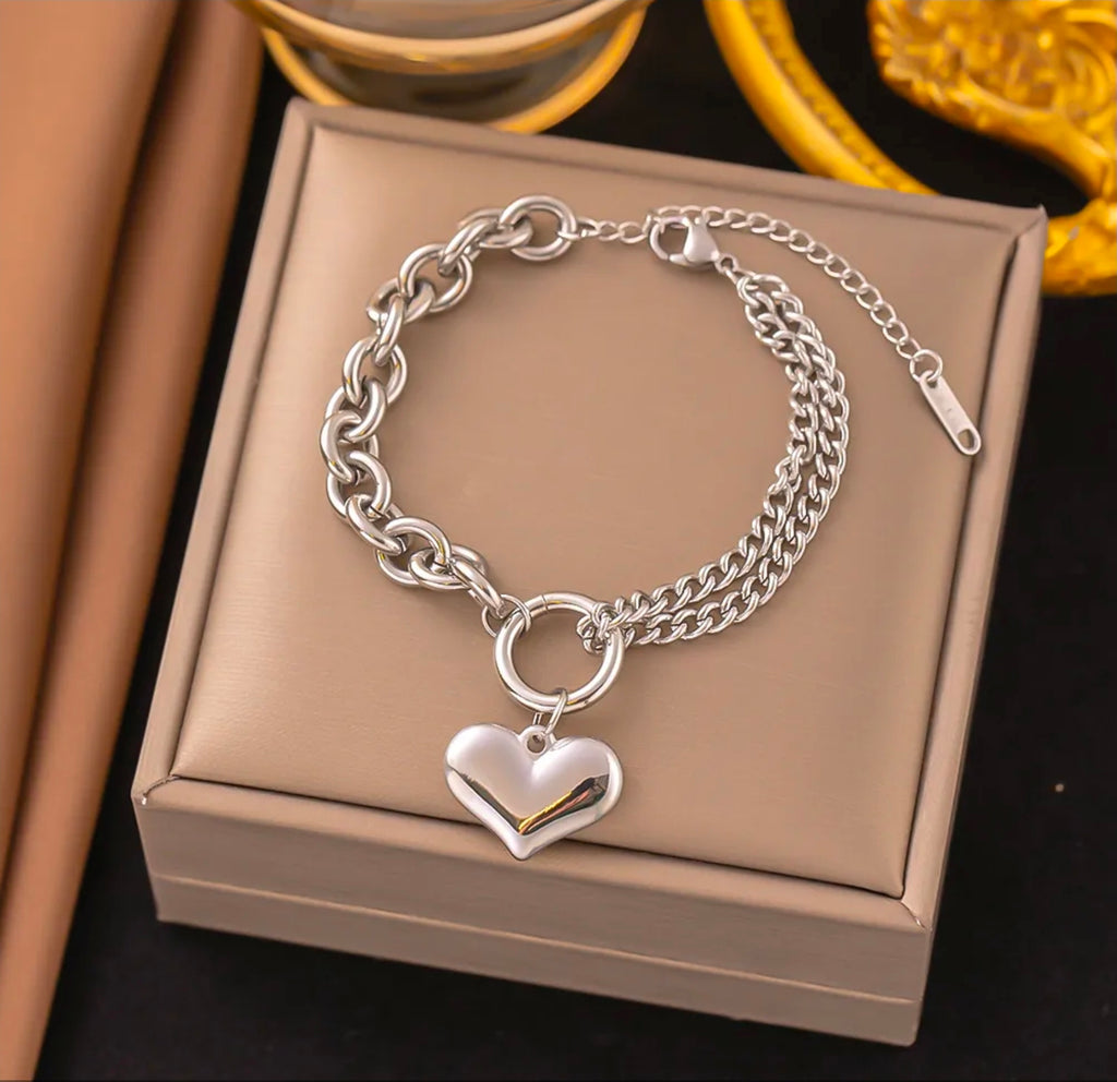 Titanium Steel 18K Gold Plated 
Bracelet For Women Fashion Luxury 
Stainless Steel Heart Butterfly Shell 
Rhinestone Charm Bracelet Jewelry Gift