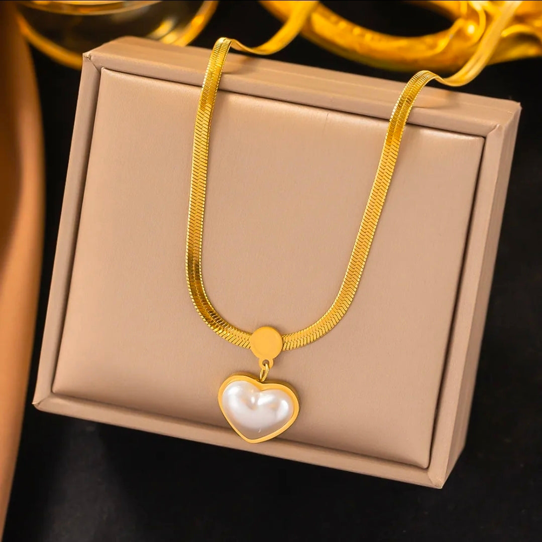 Gold Heart White Shell Snake Chain Necklace