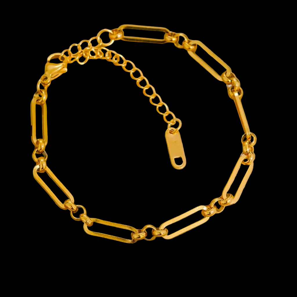 Paperclip Bracelet 18K Gold Plated Chain Cuban Link Style Elegant Accessory
