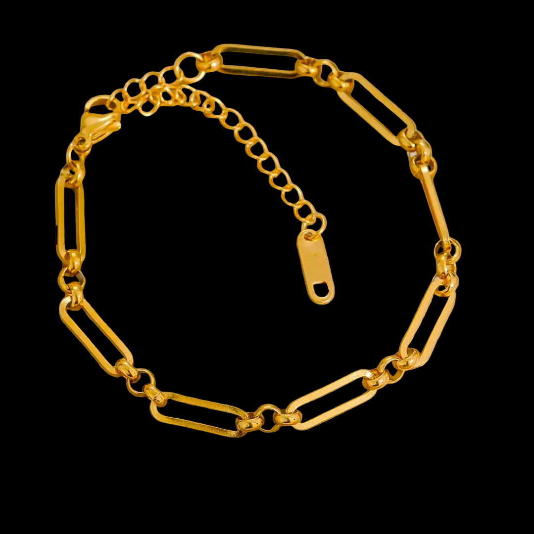 Paperclip Bracelet 18K Gold Plated Chain Cuban Link Style Elegant Accessory
