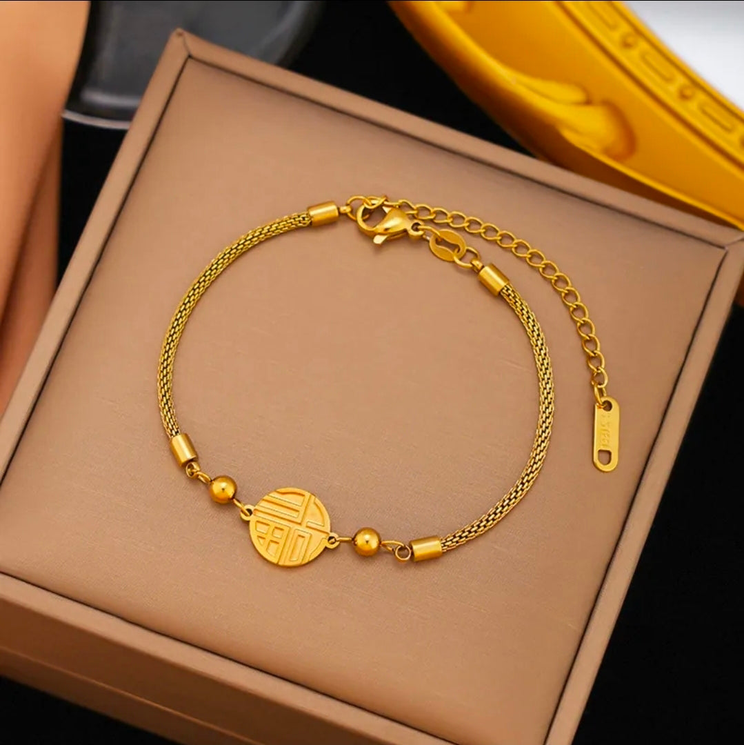 Titanium Steel 18K Gold Plated 
Bracelet For Women Fashion Luxury 
Stainless Steel Heart Butterfly Shell 
Rhinestone Charm Bracelet Jewelry Gift