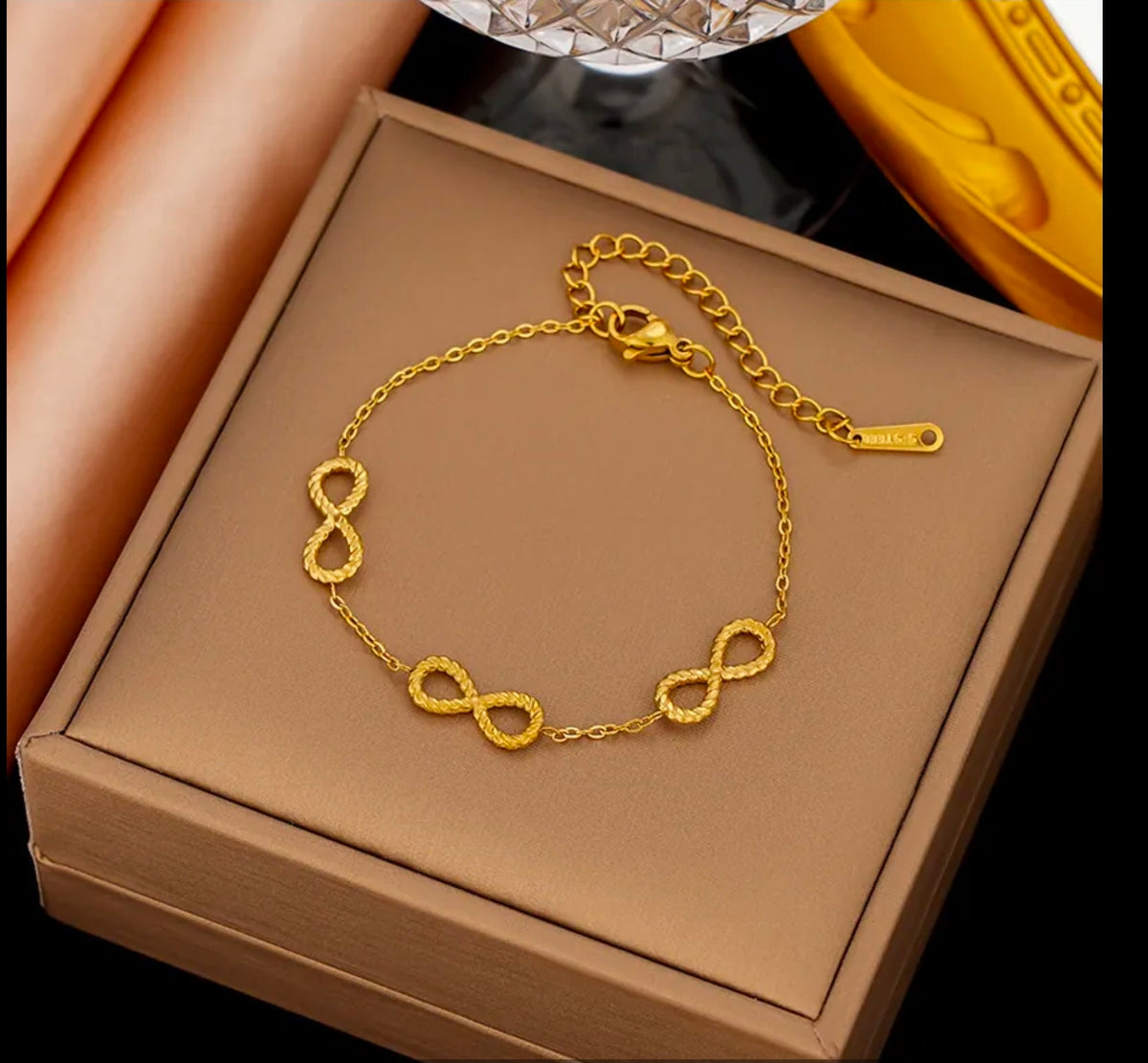 Titanium Steel 18K Gold Plated 
Bracelet For Women Fashion Luxury 
Stainless Steel Heart Butterfly Shell 
Rhinestone Charm Bracelet Jewelry Gift