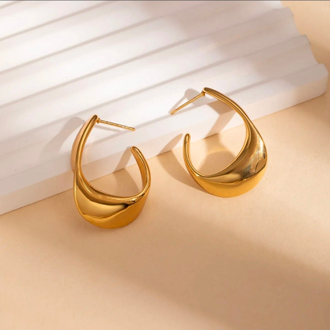 Gold Modern Streamline Earrings