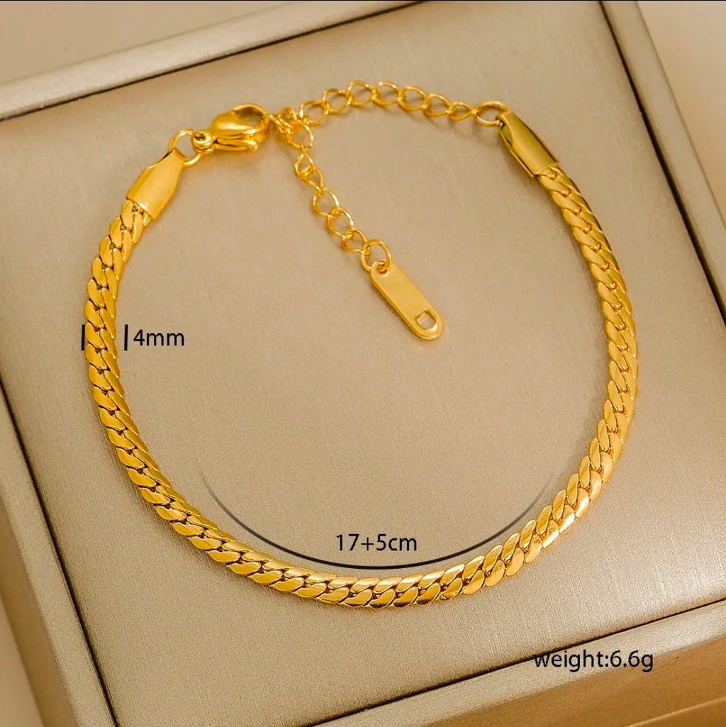 Minimalist Stainless Steel Bracelet 
18K Gold Plated Chain For Women Men 
Unisex Versatile Fashion Jewelry Gift 
Adjustable Snake Rope Cuban Link Style 
Elegant Accessory