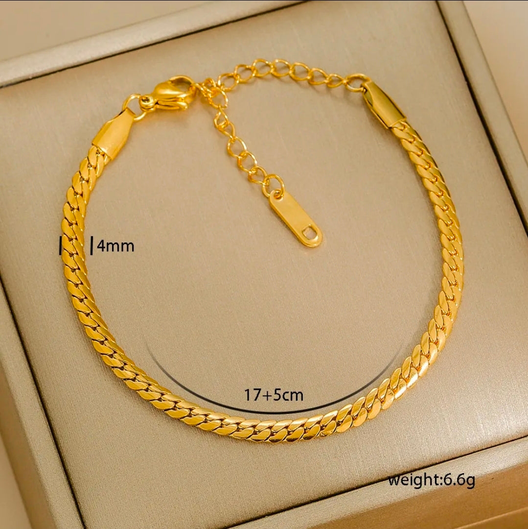 Minimalist Stainless Steel Bracelet 
18K Gold Plated Chain For Women Men 
Unisex Versatile Fashion Jewelry Gift 
Adjustable Snake Rope Cuban Link Style 
Elegant Accessory