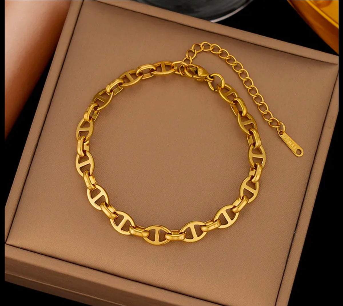 Titanium Steel 18K Gold Plated 
Bracelet For Women Fashion Luxury 
Stainless Steel Heart Butterfly Shell 
Rhinestone Charm Bracelet Jewelry Gift