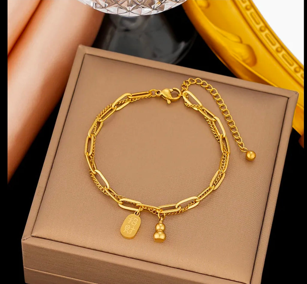 Titanium Steel 18K Gold Plated 
Bracelet For Women Fashion Luxury 
Stainless Steel Heart Butterfly Shell 
Rhinestone Charm Bracelet Jewelry Gift