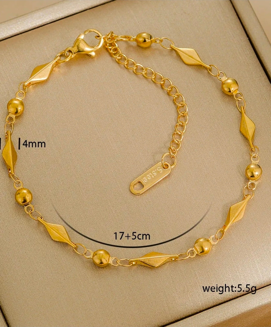 Minimalist Stainless Steel Bracelet 
18K Gold Plated Chain For Women Men 
Unisex Versatile Fashion Jewelry Gift 
Adjustable Snake Rope Cuban Link Style 
Elegant Accessory