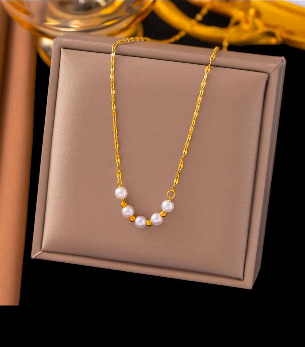 Gold Five Pearl Pendant Necklace