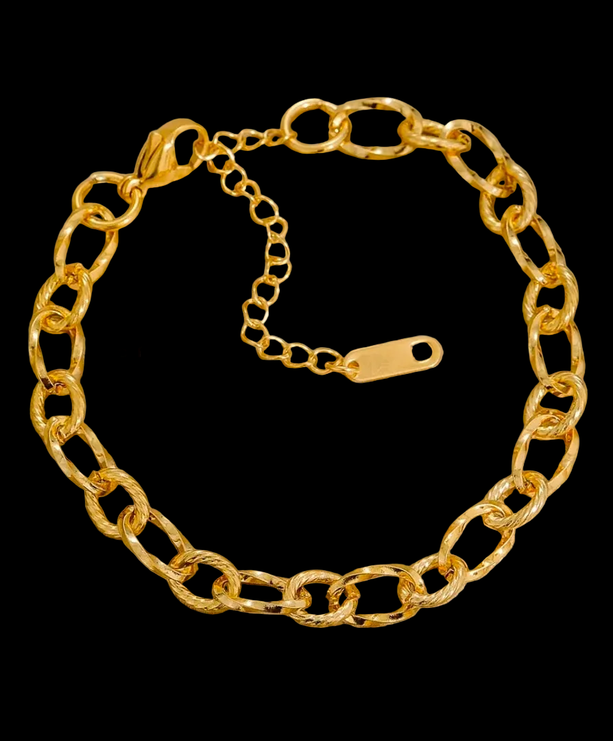 Minimalist Stainless Steel Bracelet 
18K Gold Plated Chain For Women Men 
Unisex Versatile Fashion Jewelry Gift 
Adjustable Snake Rope Cuban Link Style 
Elegant Accessory