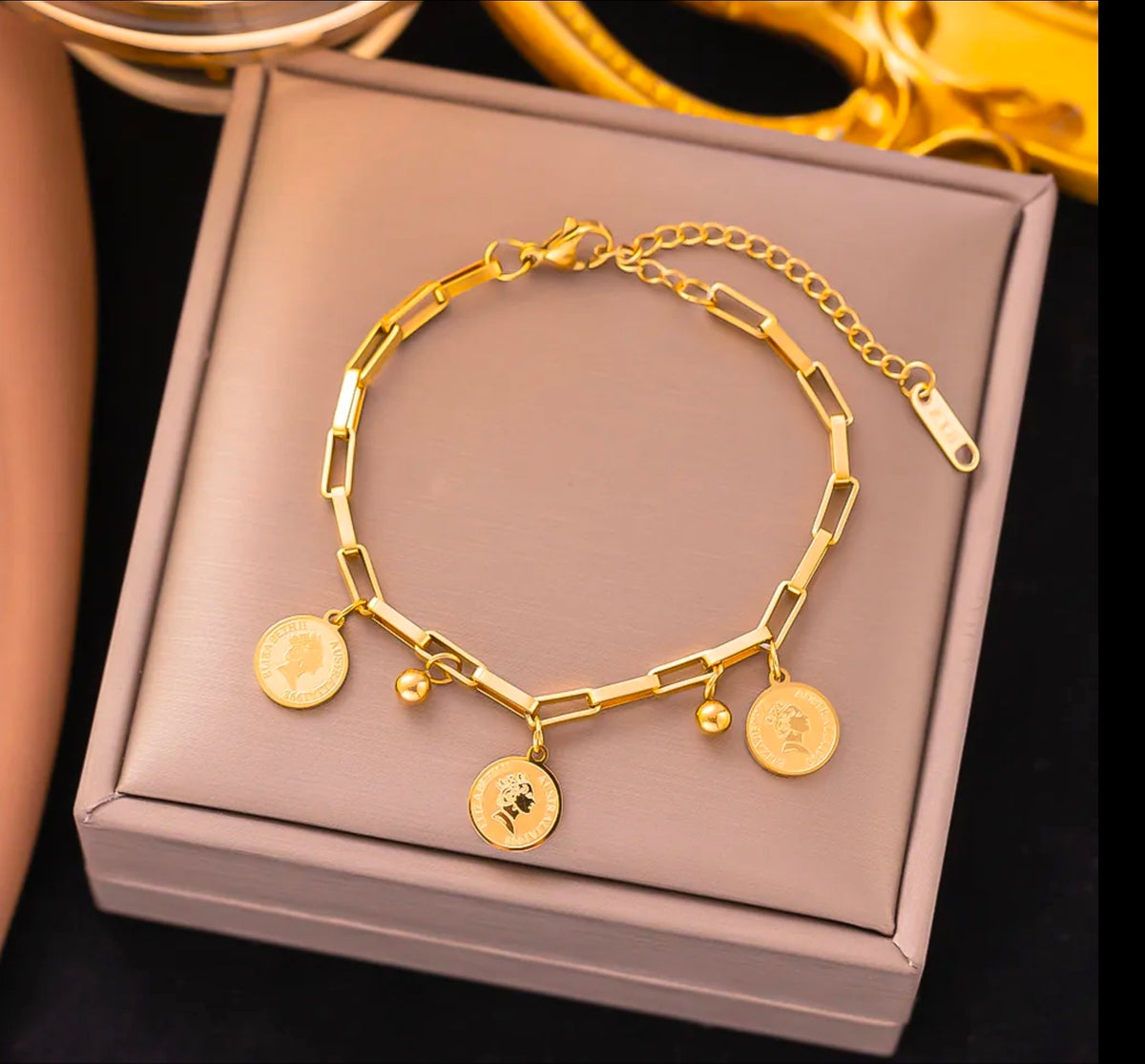 Titanium Steel 18K Gold Plated 
Bracelet For Women Fashion Luxury 
Stainless Steel Heart Butterfly Shell 
Rhinestone Charm Bracelet Jewelry Gift