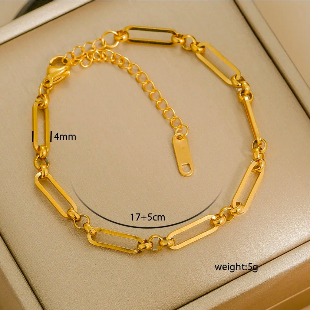 Paperclip Bracelet 18K Gold Plated Chain Cuban Link Style Elegant Accessory