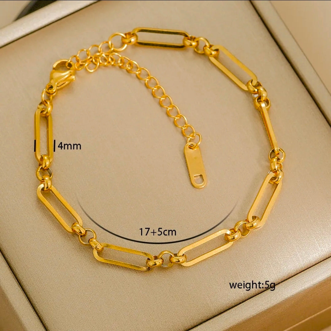 Paperclip Bracelet 18K Gold Plated Chain Cuban Link Style Elegant Accessory