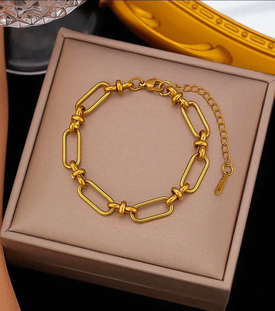 Titanium Steel 18K Gold Plated 
Bracelet For Women Fashion Luxury 
Stainless Steel Heart Butterfly Shell 
Rhinestone Charm Bracelet Jewelry Gift