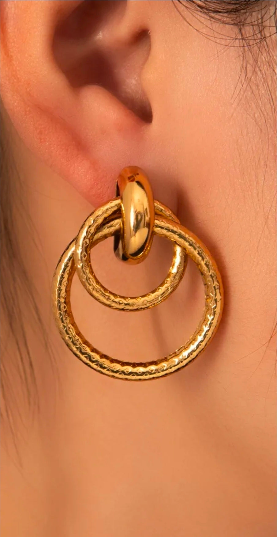 Gold Polished U-Shape Earrings